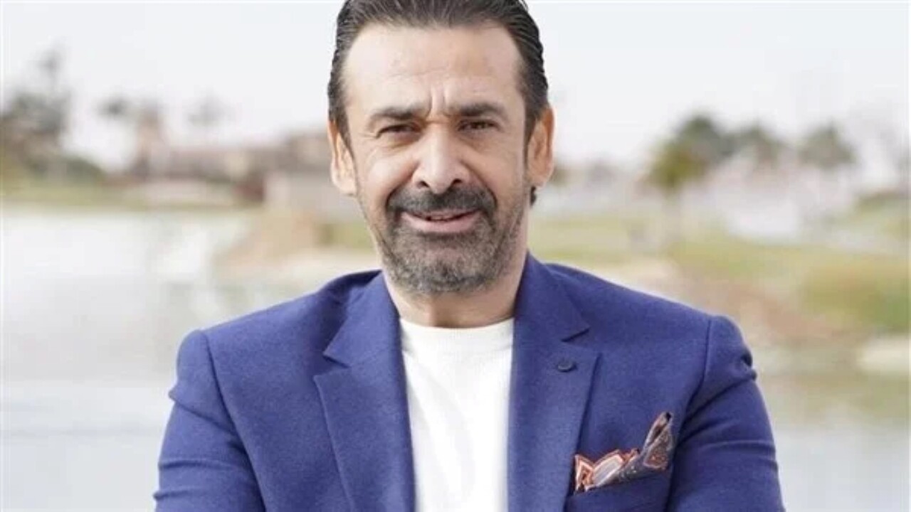 نجوم الفن يواسون الفنان "كريم عبد العزيز" بعد وفاته والدته