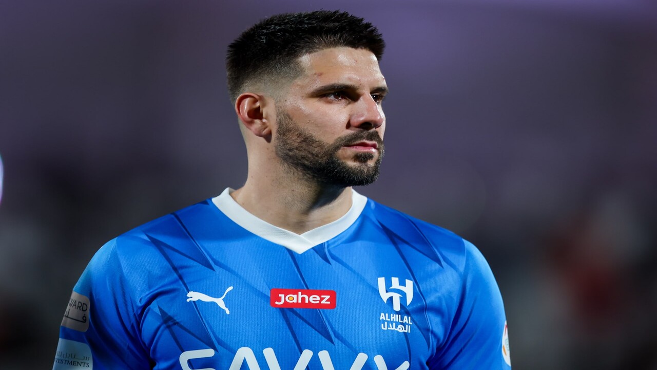 ميتروفيتش يُهدد بترك اللعب مع منتخب صربيا إذا استمر مدربه في الفريق