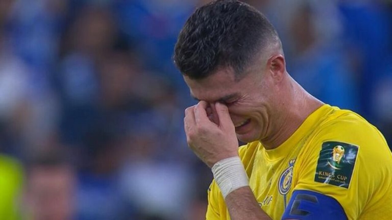 بكاء هيستيري للنجم "كريستيانو رونالدو" بعد خسارته لقب كأس الملك