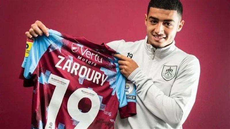 اللاعب المغربي والدولي " أنس الزوروي " بقميص نادية الانجليزي